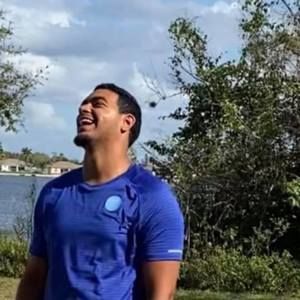 Meet your Posher, Derrick